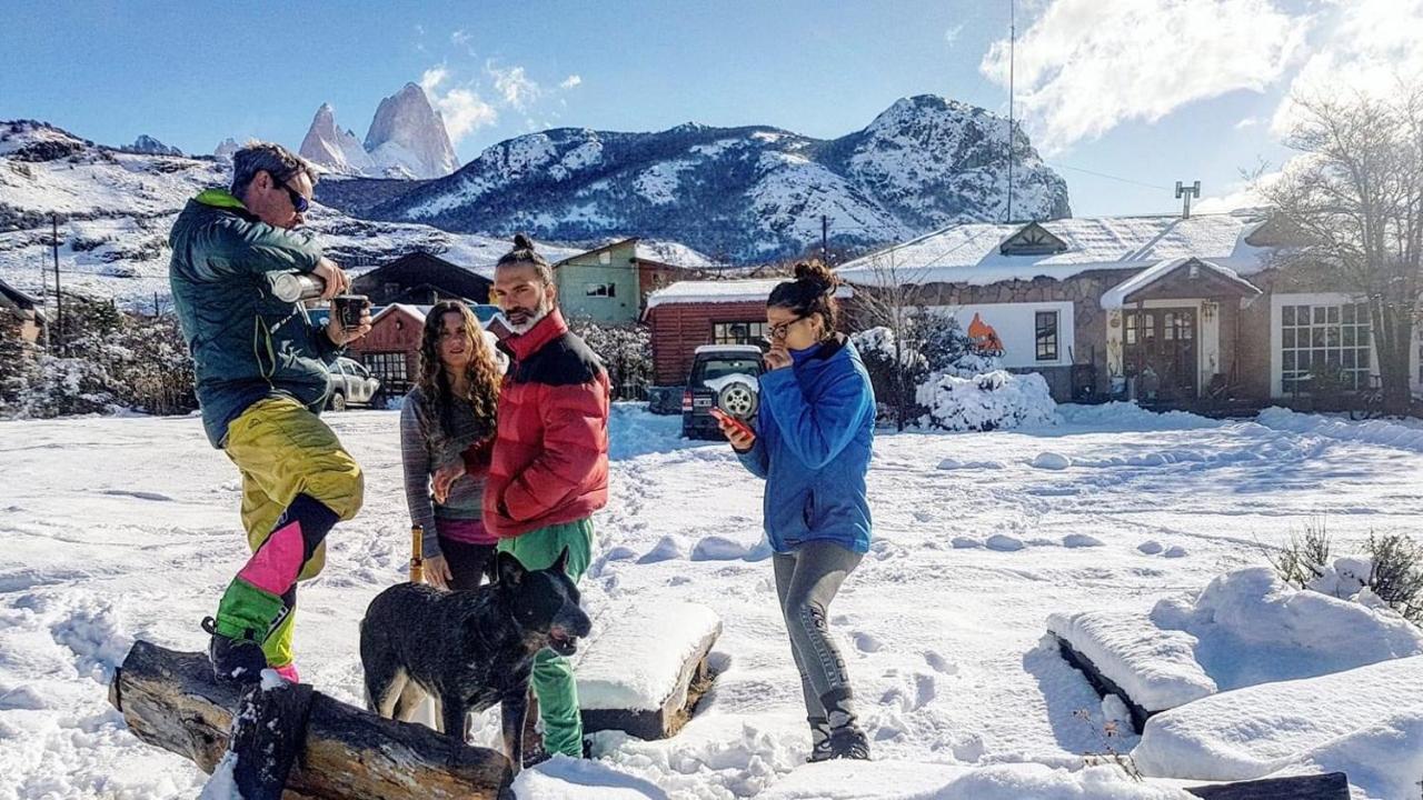 Hostel Del Lago, Habitaciones Privadas Y Cabanas Эль-Чальтен Экстерьер фото
