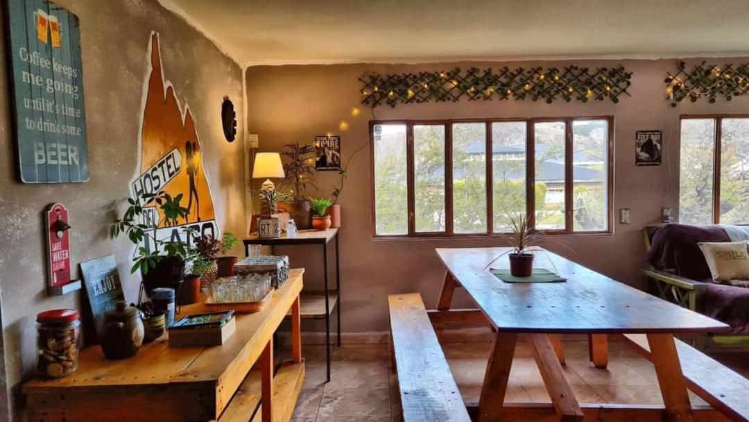 Hostel Del Lago, Habitaciones Privadas Y Cabanas Эль-Чальтен Экстерьер фото