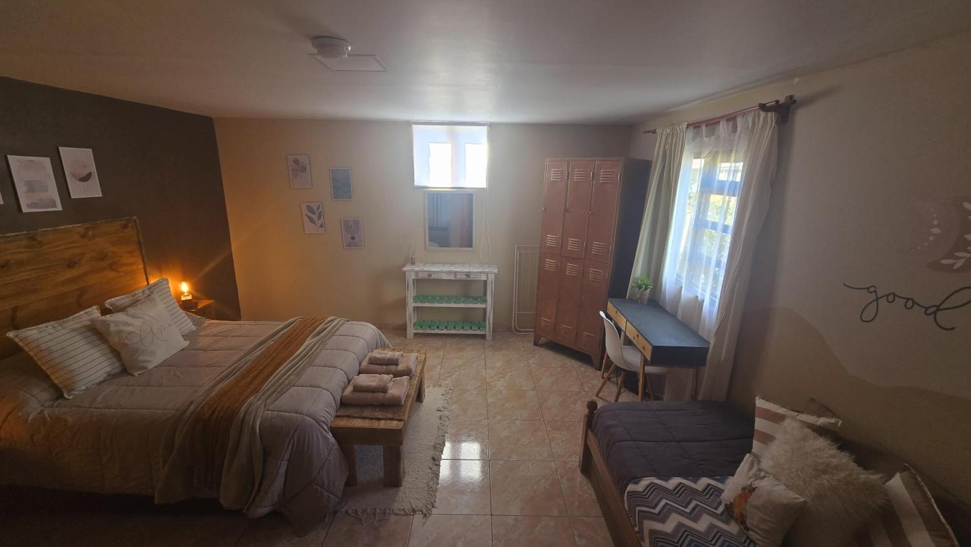 Hostel Del Lago, Habitaciones Privadas Y Cabanas Эль-Чальтен Экстерьер фото